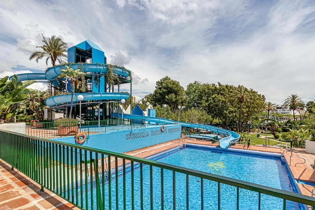 797 Holiday Rentals - Benalbeach- Moderno Piso Para 5 Con Vistas Al Mar Benalmadena 0*,  Spain